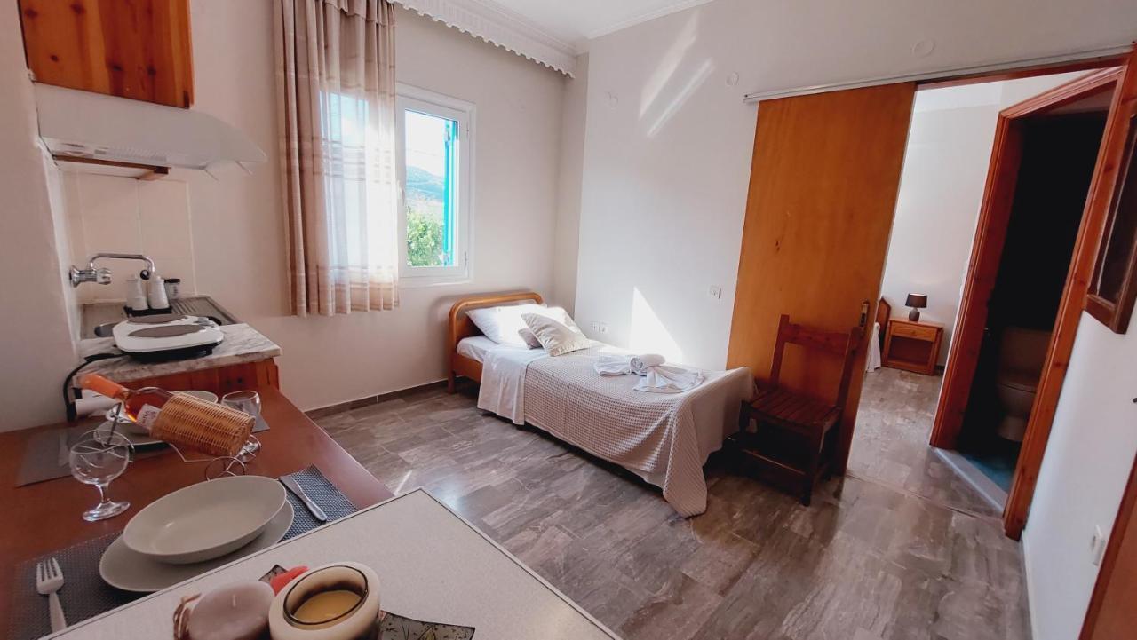 Emilios Eleni Studios Nidhrion Exteriör bild